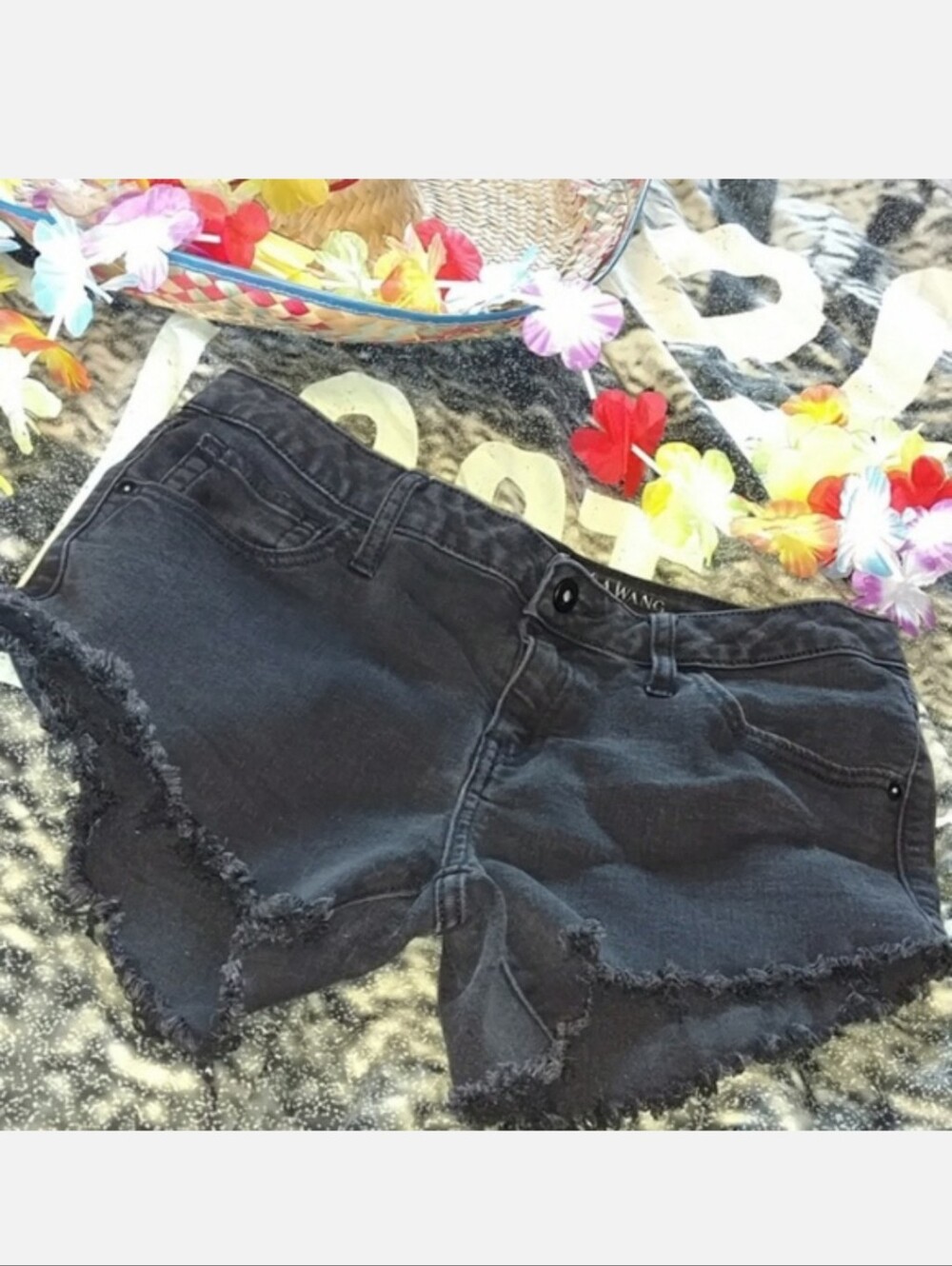 Simply Vera Black Cutoff Jean Shorts Sz. 8